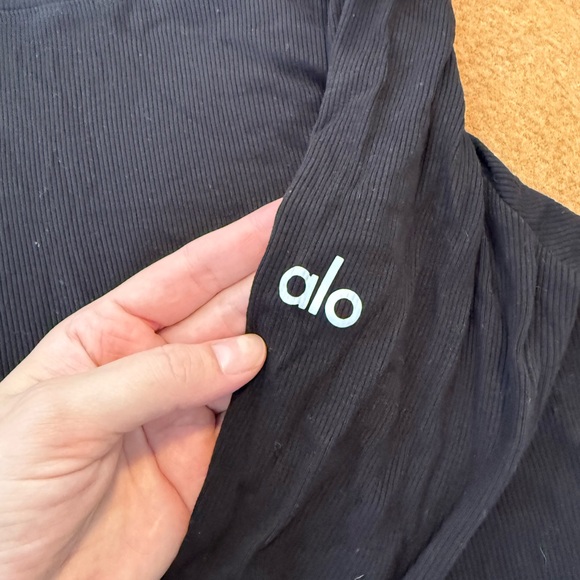 ALO Yoga Dark Long Sleeve Top - Picture 2 of 5